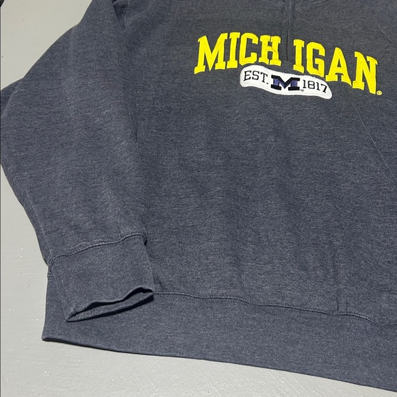 University of Michigan Thick Quarter Zip Embroidered Sweater (Men XL) - Picture 2 of 8